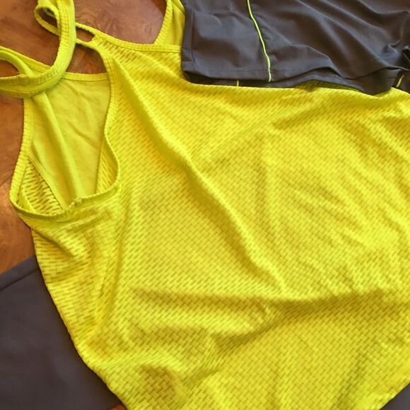 NEON UNDER Armour Tank “I Will” - Picture 8 of 8